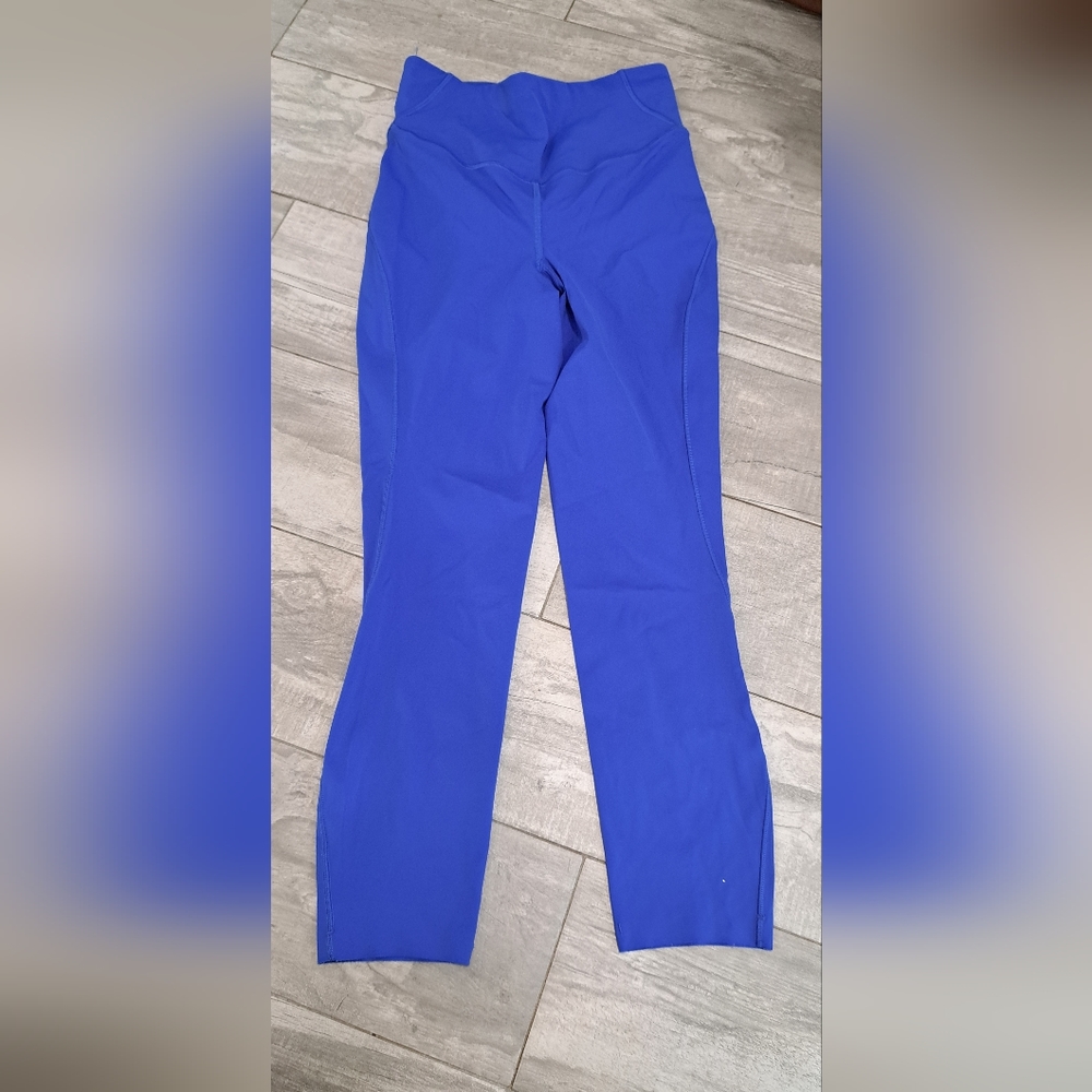 Lululemon size 4